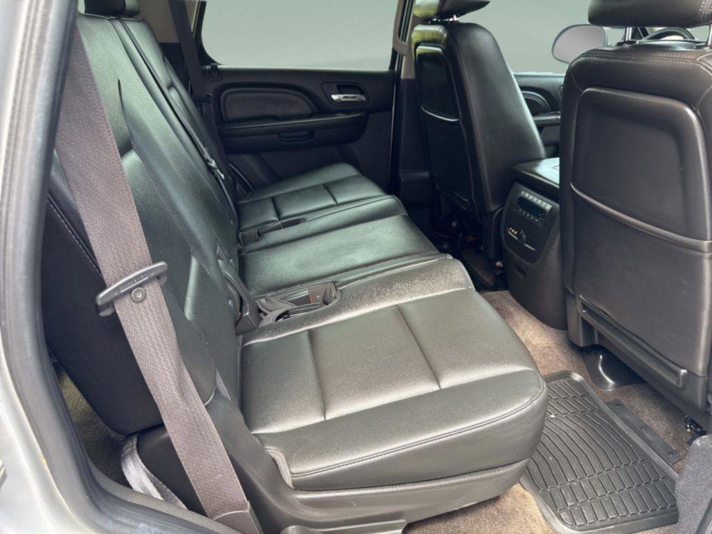 Used 2010 GMC Yukon Denali RWD image 23
