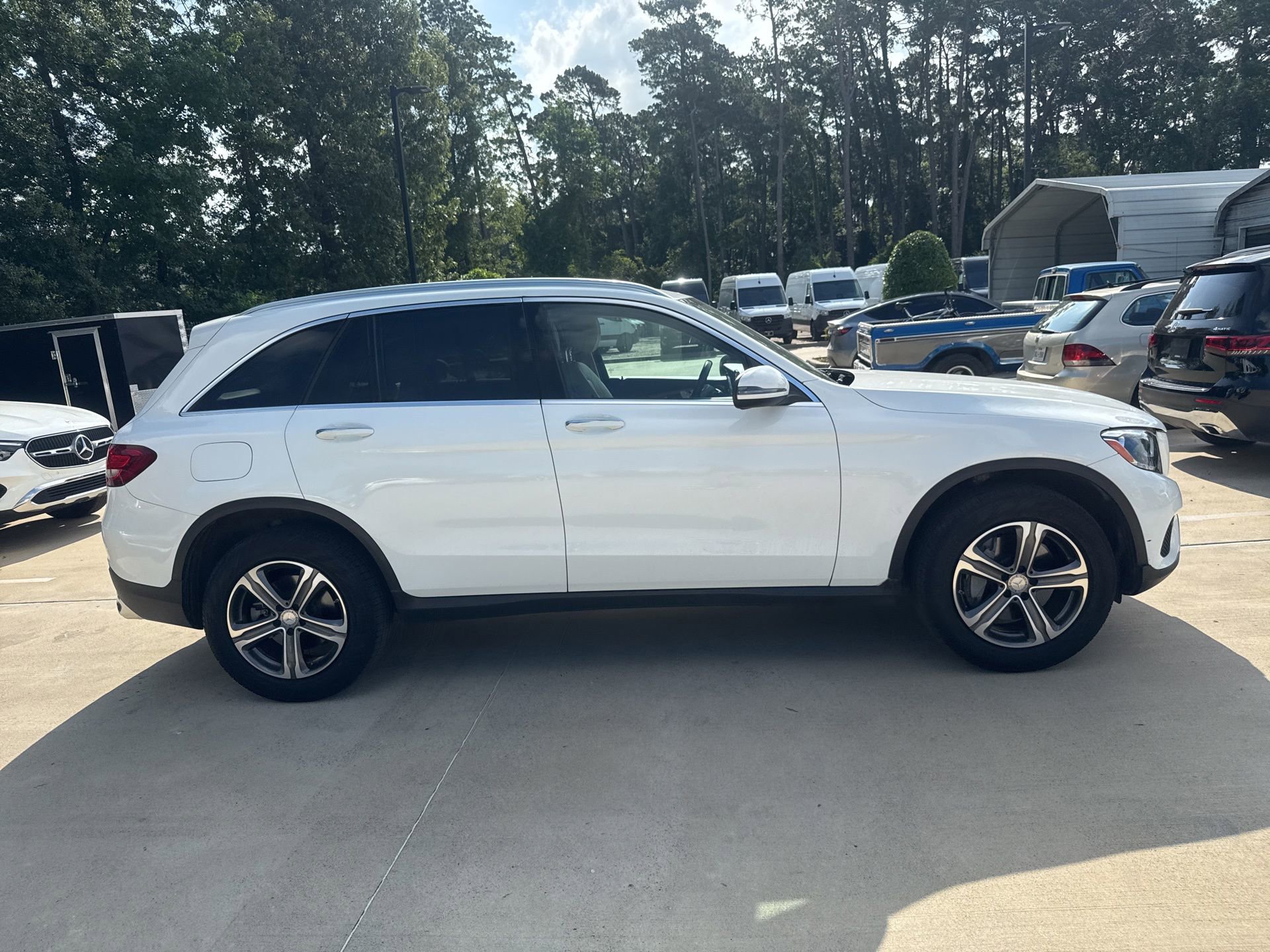 Used 2017 Mercedes-Benz GLC 300 image 3