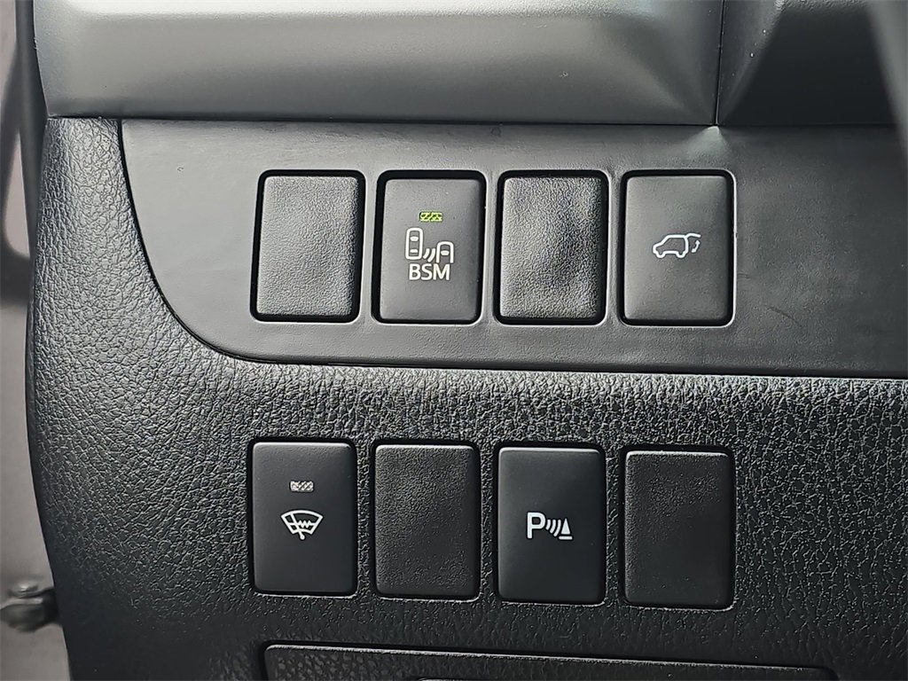 Used 2015 Toyota Highlander Limited image 27