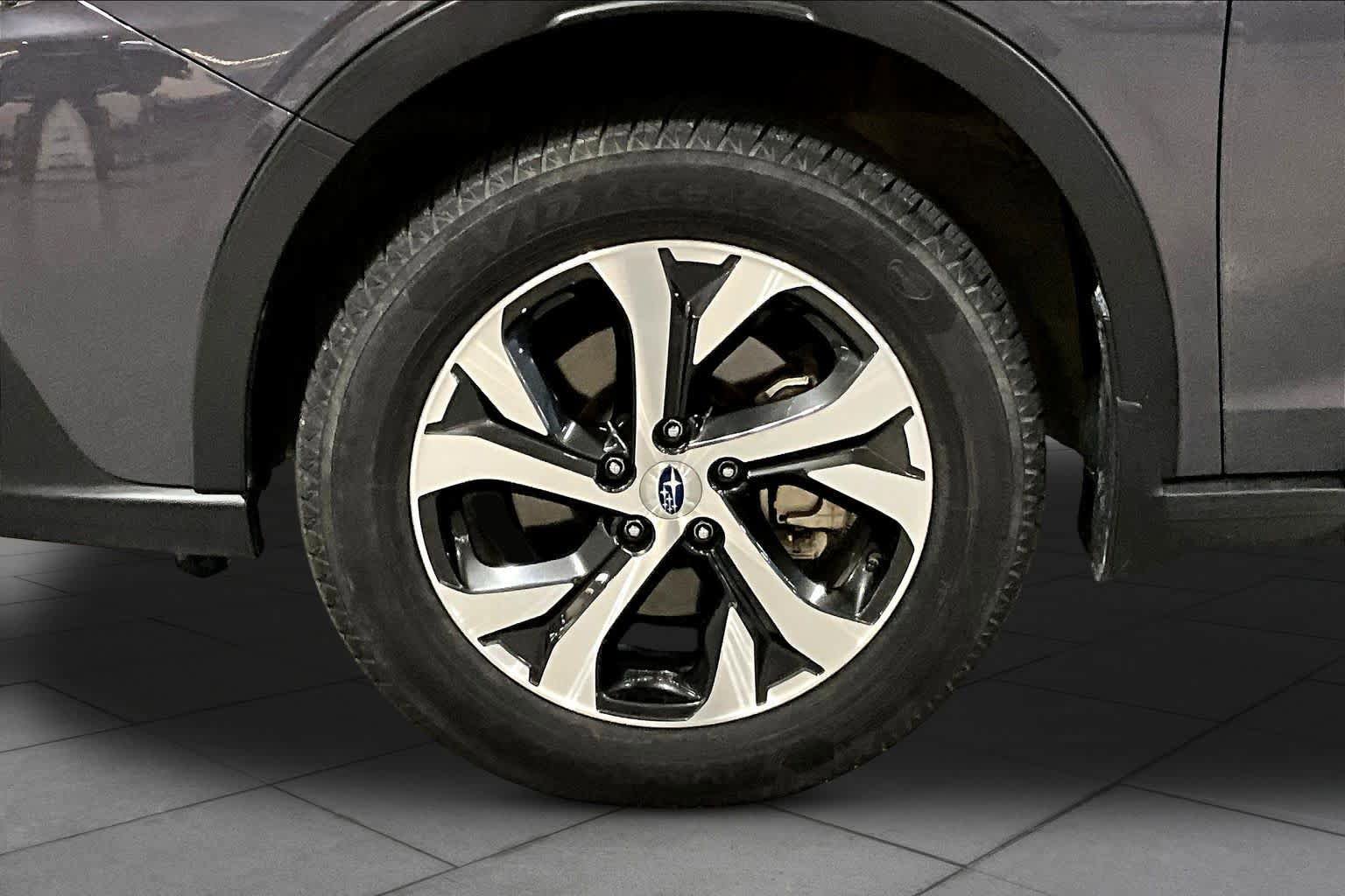 Used 2022 Subaru Outback Touring XT w/ Popular Package #2 image 11