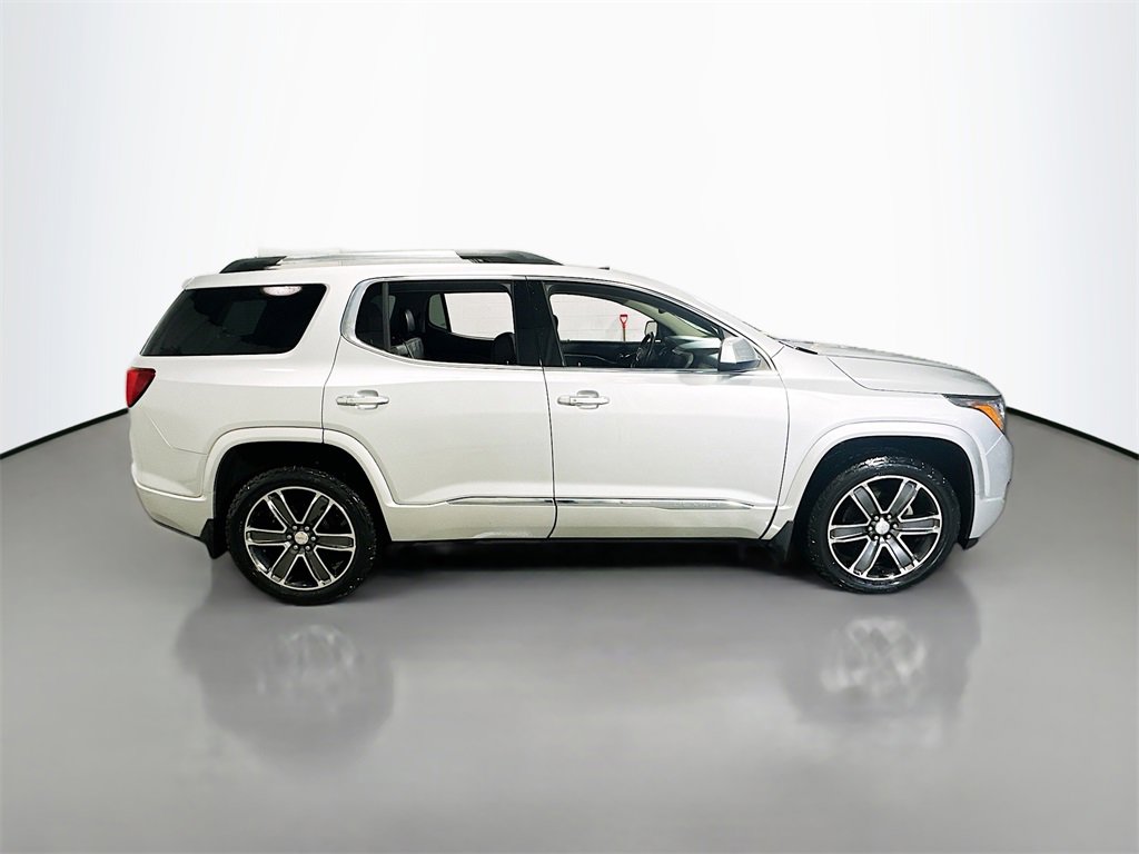 Used 2017 GMC Acadia Denali w/ Technology Package image 9
