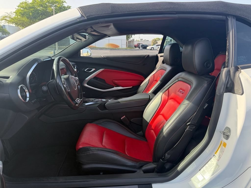Used 2021 Chevrolet Camaro SS RWD image 9
