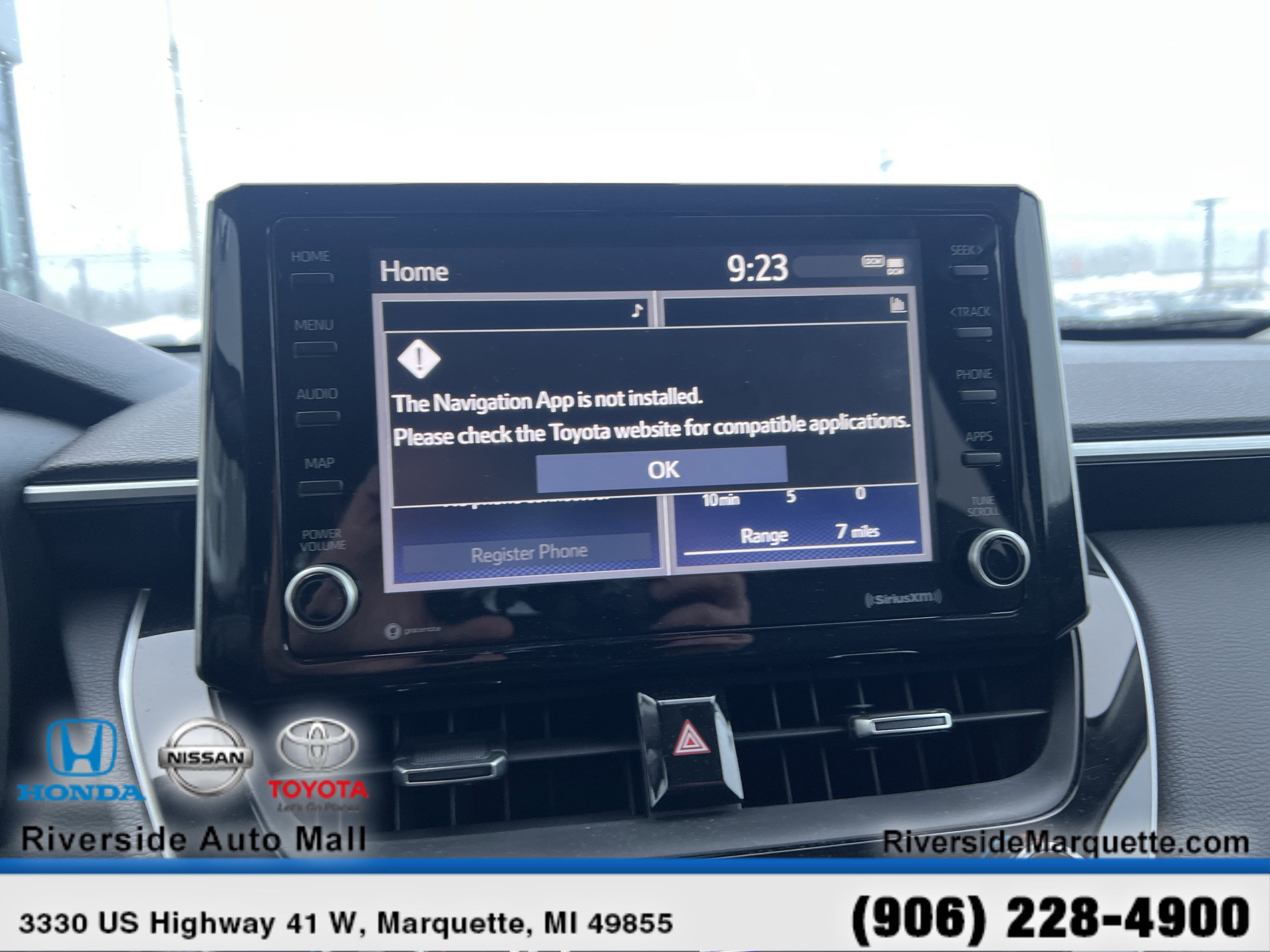 Used 2022 Toyota Corolla Cross XLE image 22