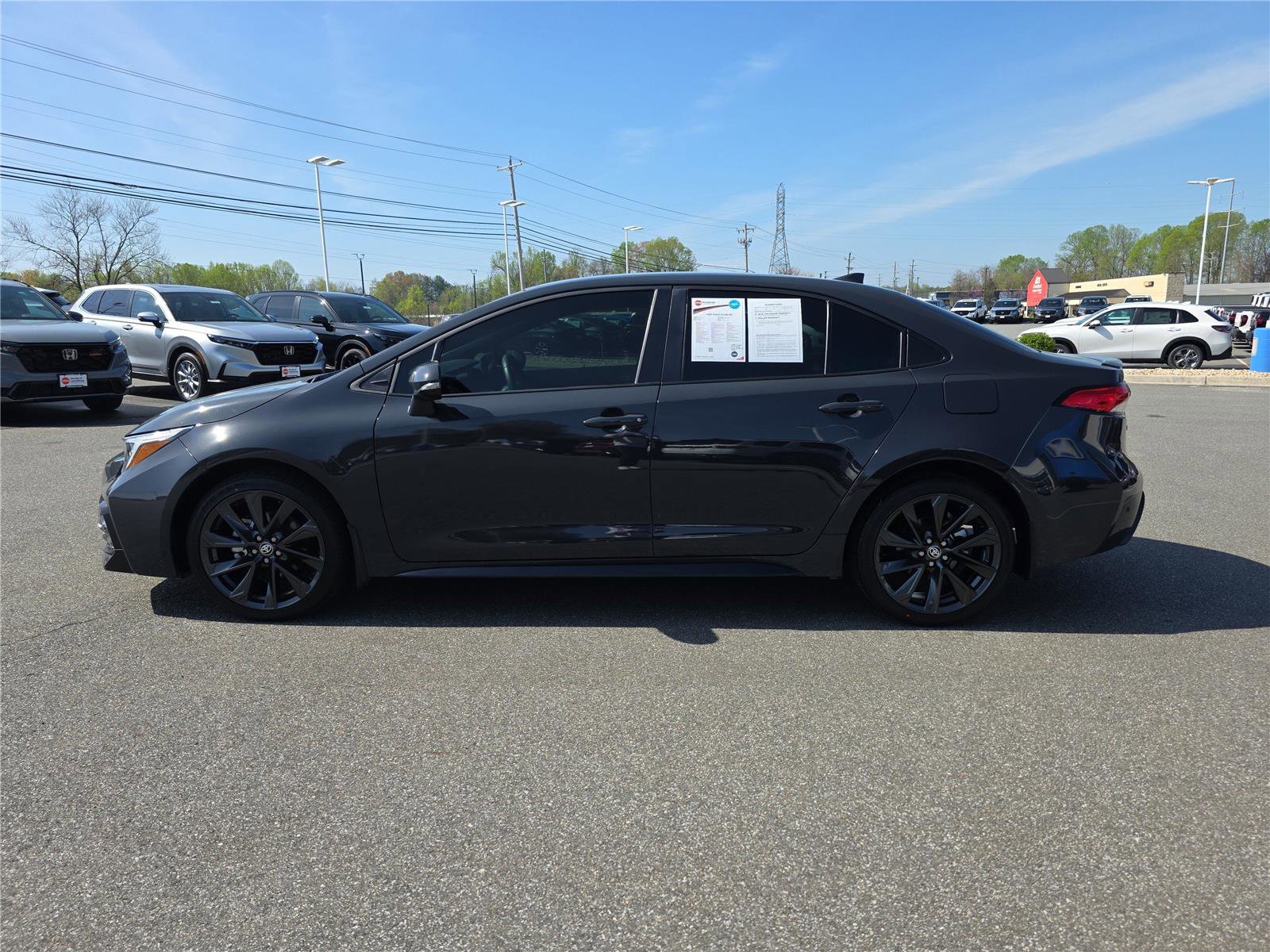 Used 2024 Toyota Corolla SE image 3