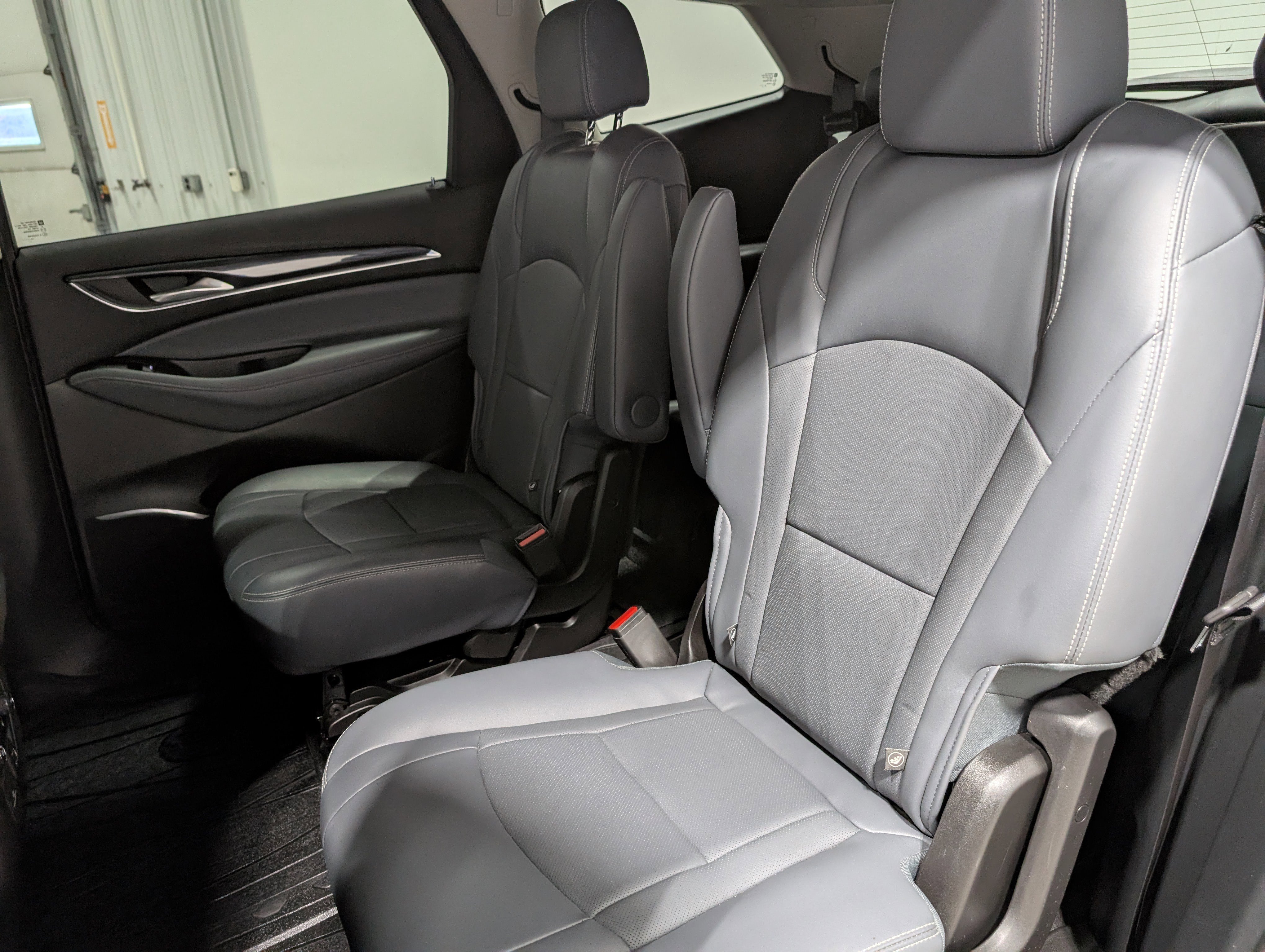 Used 2020 Buick Enclave Premium w/ Sun and Sites Package image 16