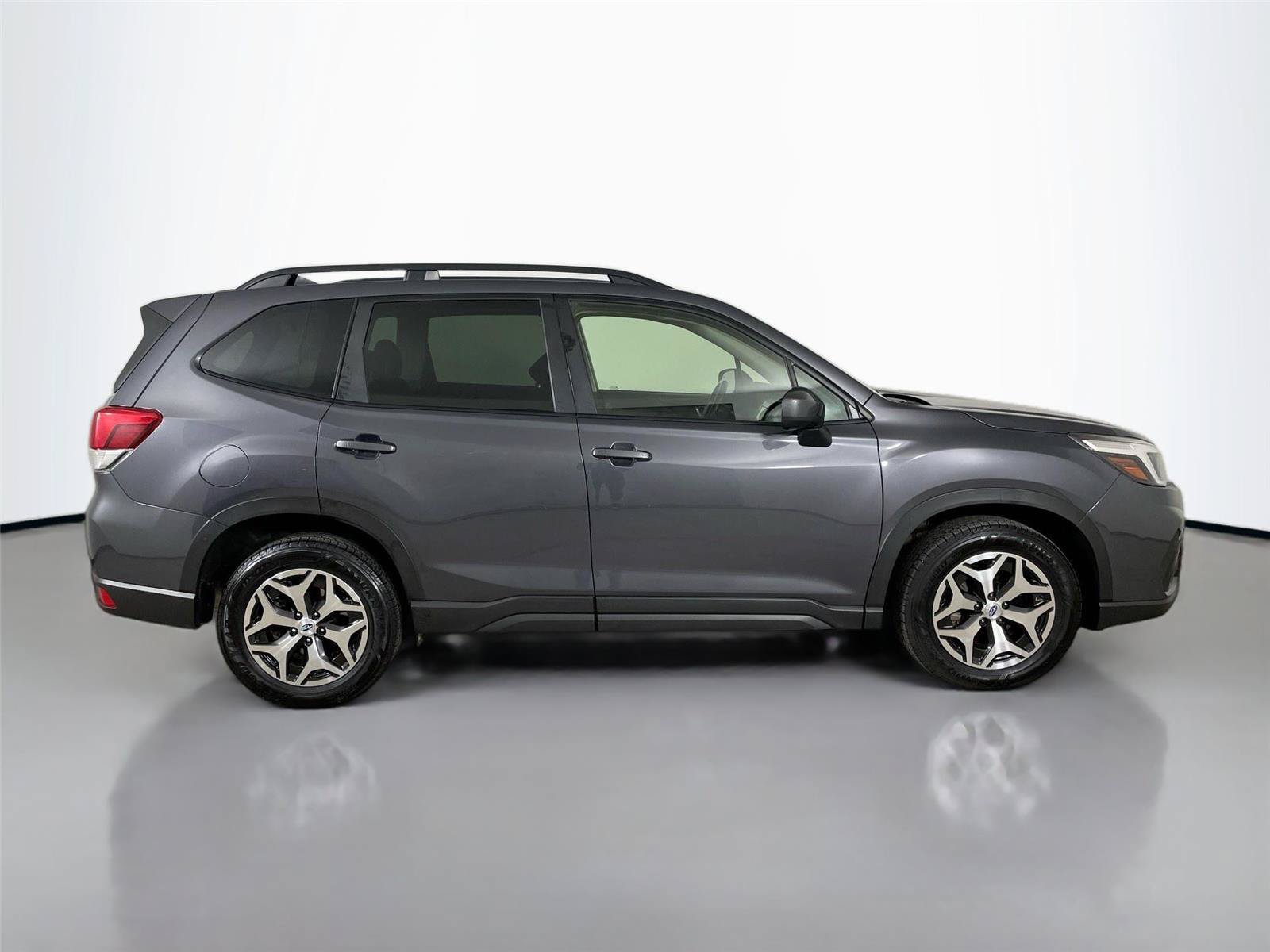 Used 2020 Subaru Forester Premium w/ Popular Package #1 AWD/4WD image 18