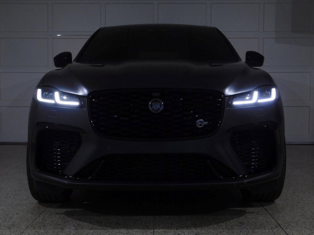 Used 2024 Jaguar F-PACE SVR image 13