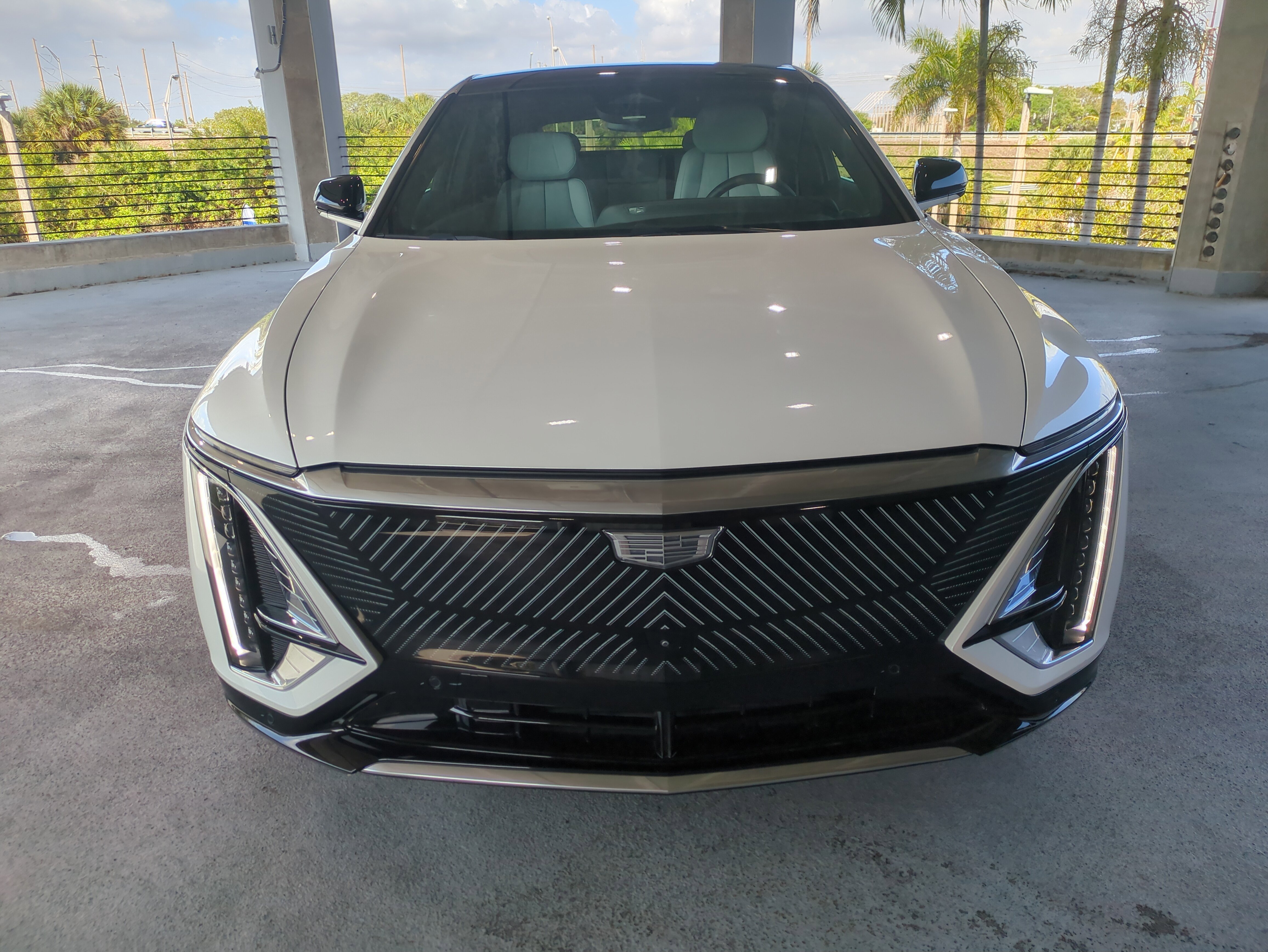 Used 2024 Cadillac Lyriq Luxury image 3