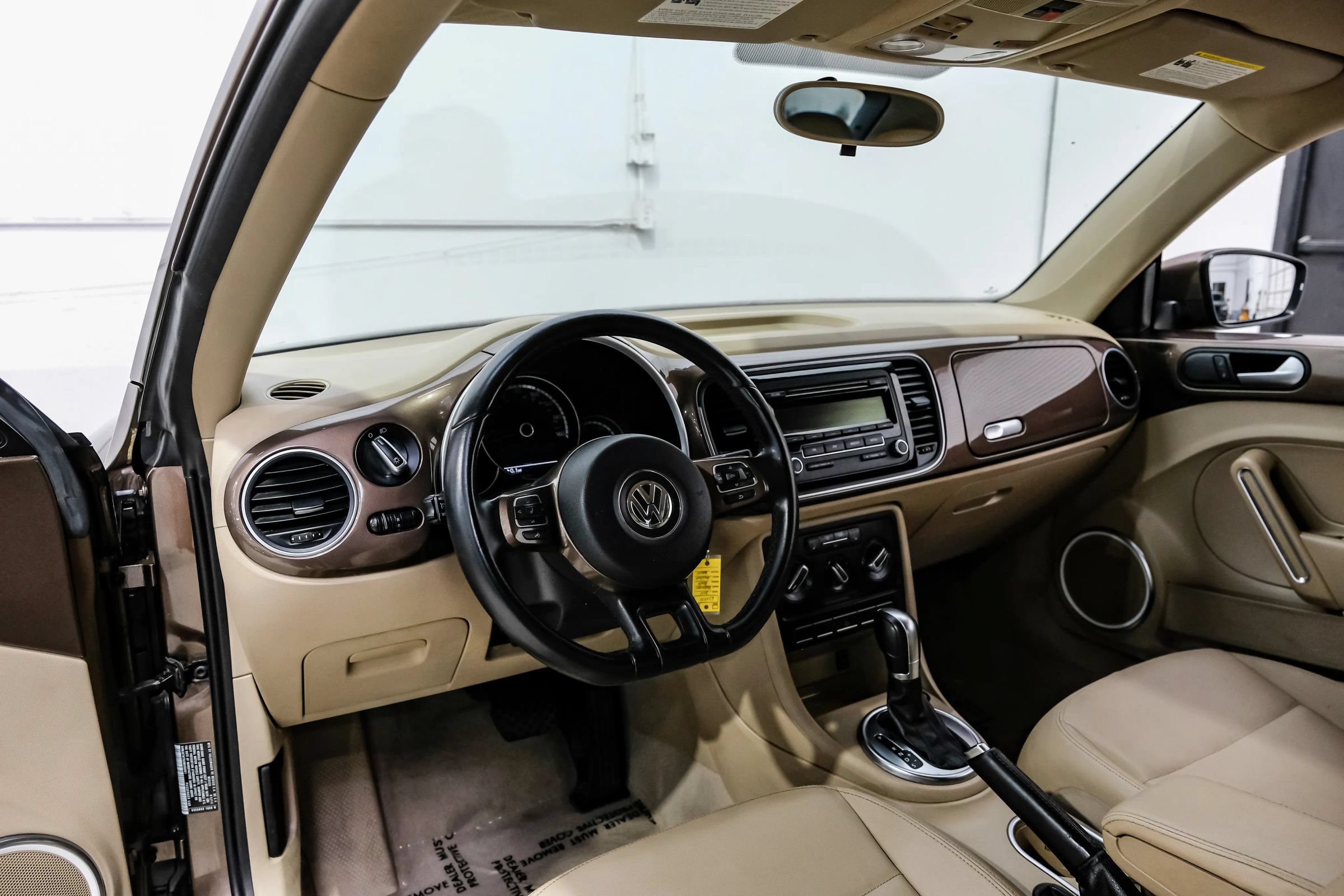 Used 2014 Volkswagen Beetle 1.8T FWD image 18