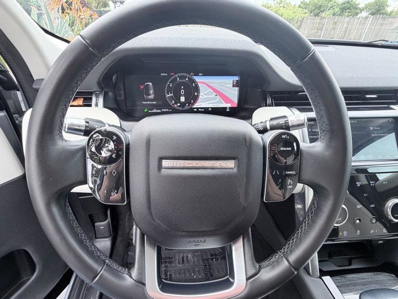 Used 2020 Land Rover Discovery Sport SE AWD/4WD image 15