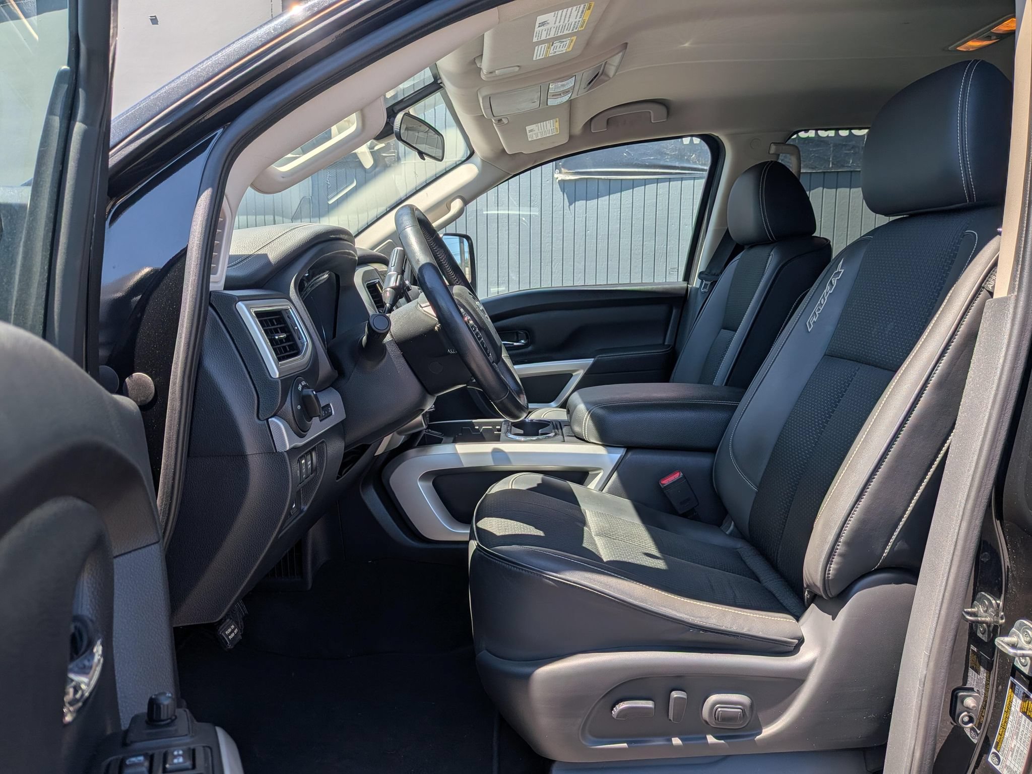 Used 2019 Nissan Titan PRO-4X AWD/4WD image 6