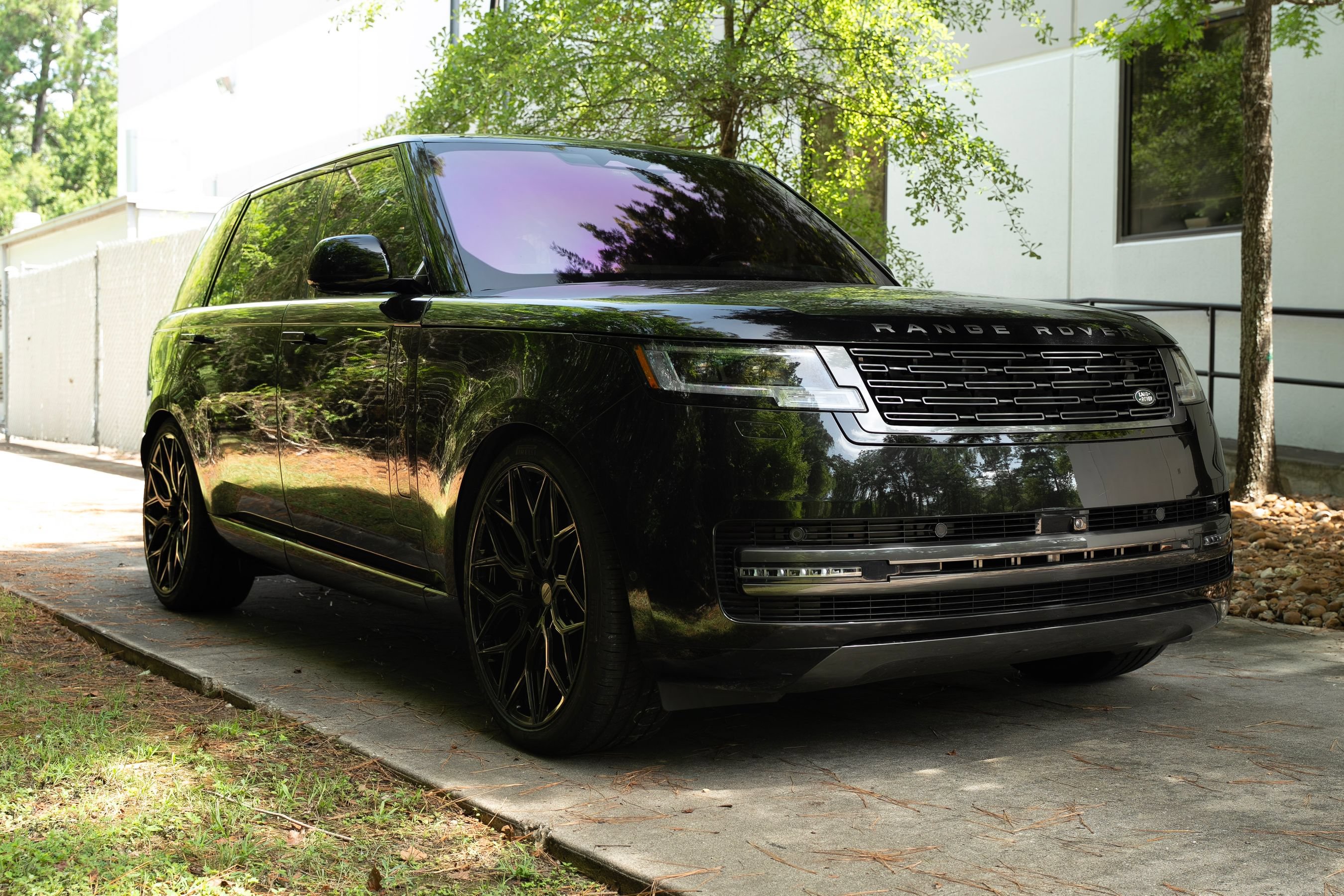 Used 2023 Land Rover Range Rover Long Wheelbase SE AWD/4WD image 13