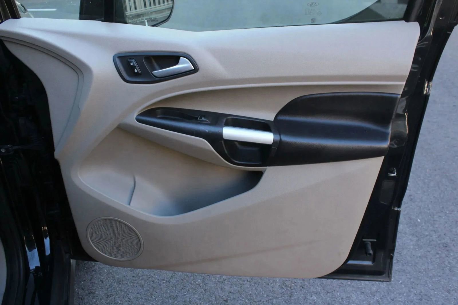 Used 2014 Ford Transit Connect Titanium FWD image 20