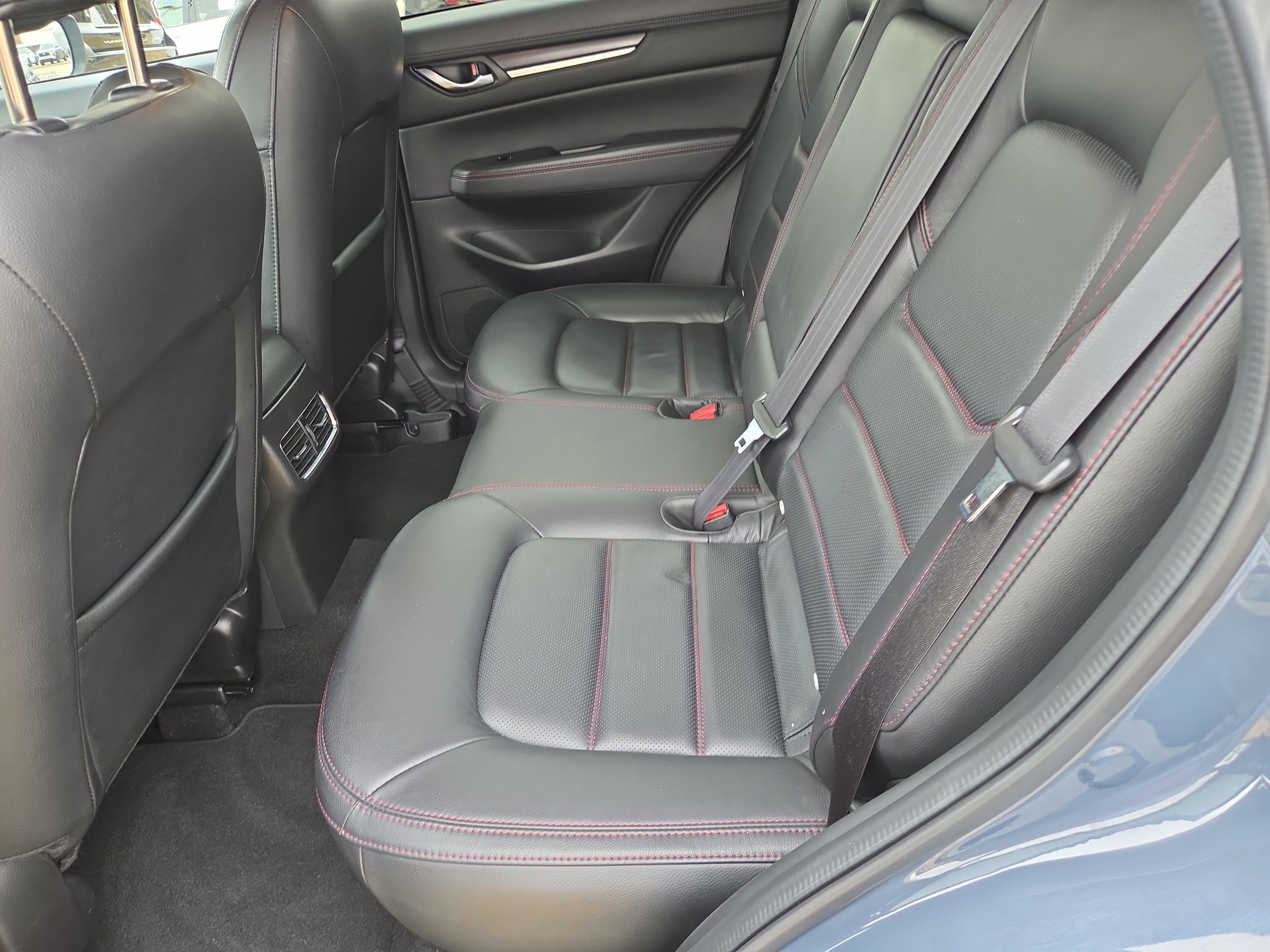 Used 2024 MAZDA CX-5 Carbon Edition image 6