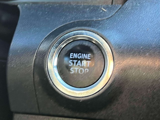 Certified 2022 Toyota Avalon XLE w/ Moonroof Package FWD image 32