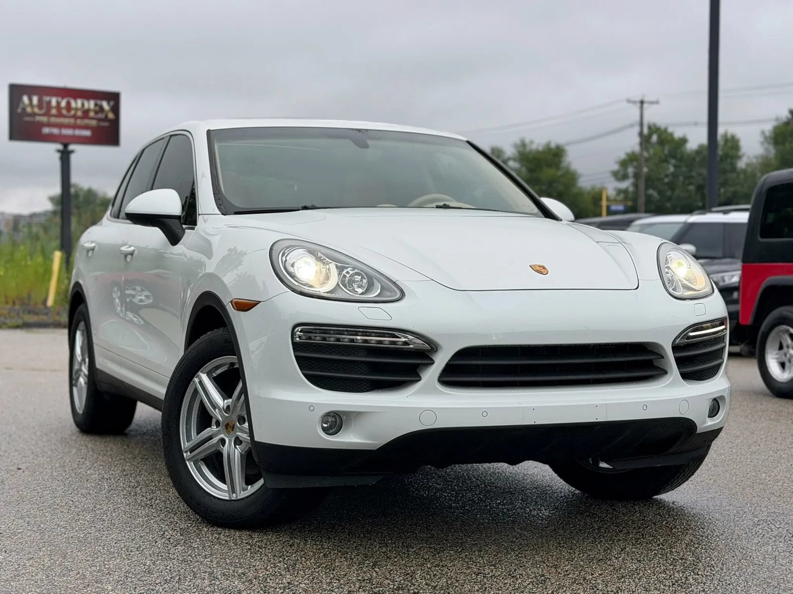 Used 2014 Porsche Cayenne S AWD/4WD image 4