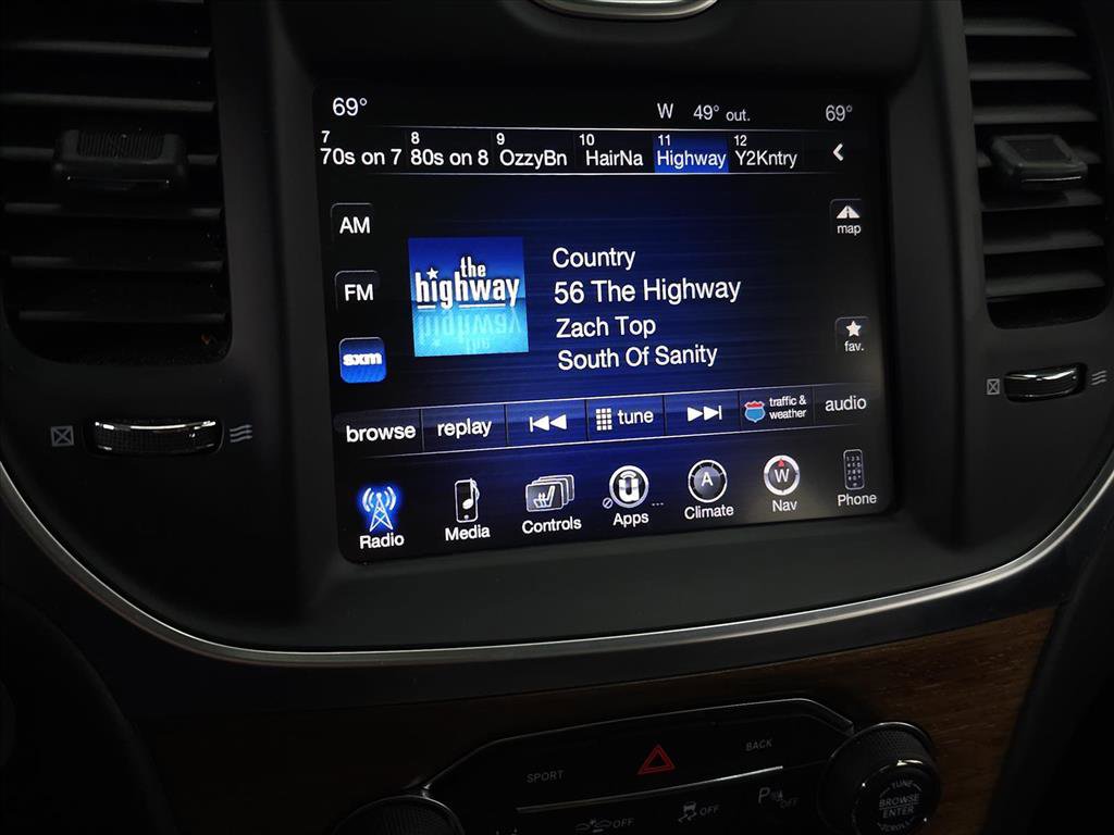 Used 2016 Chrysler 300 C Platinum w/ Safetytec Plus Group image 23