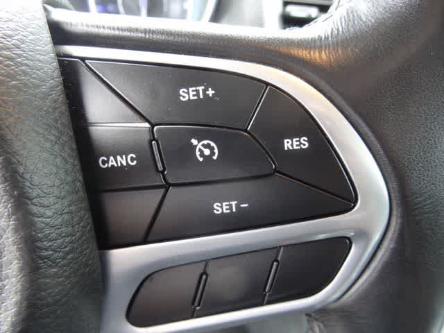Used 2021 Chrysler 300 Touring RWD image 18
