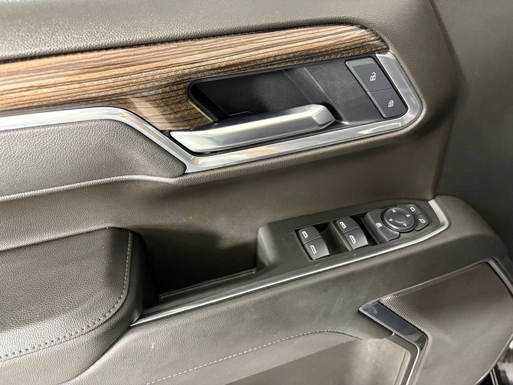 Used 2025 Chevrolet Silverado 1500 LT w/ LPO, Dark Essentials Package RWD image 19
