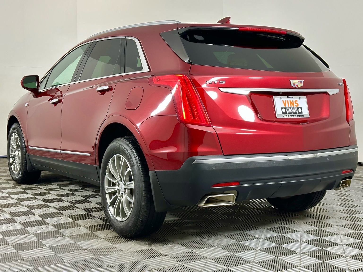 Used 2017 Cadillac XT5 Luxury w/ Driver Awareness Package image 34