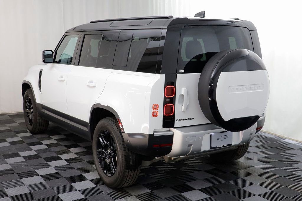 Used 2025 Land Rover Defender 110 S image 16