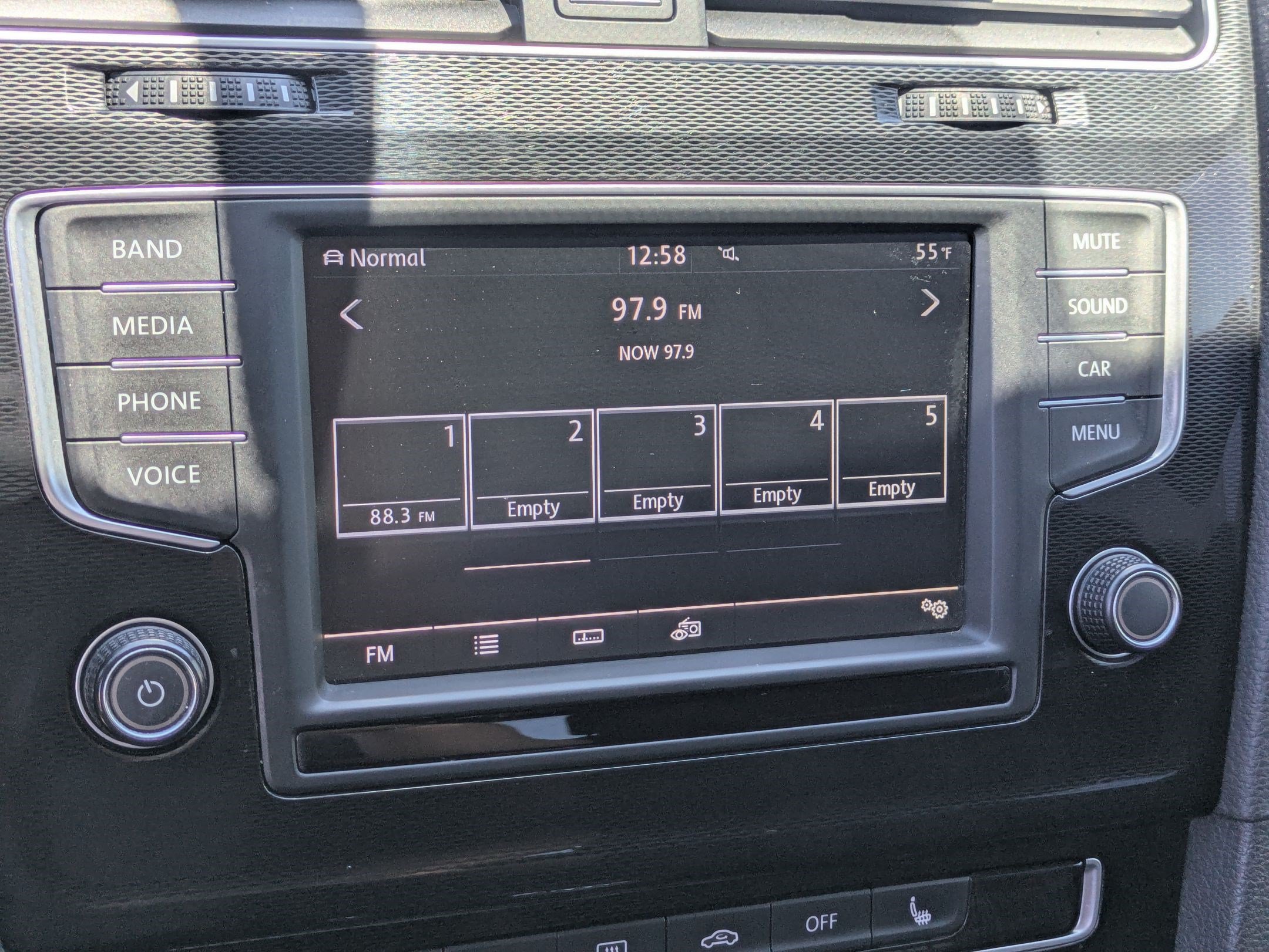 Used 2016 Volkswagen GTI S FWD image 22
