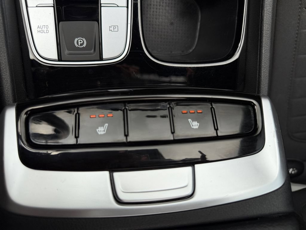 Used 2022 Hyundai Santa Cruz SEL w/ Activity Package FWD image 17