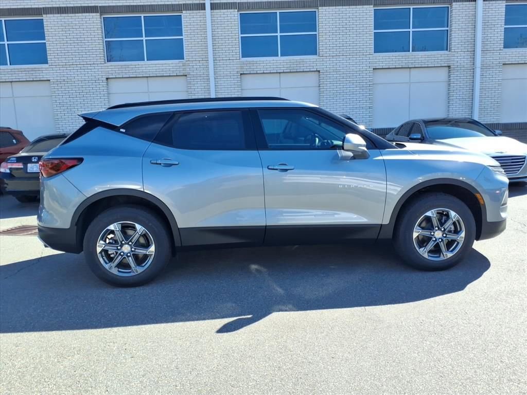 New 2026 Chevrolet Blazer LT w/ Convenience Package FWD image 25