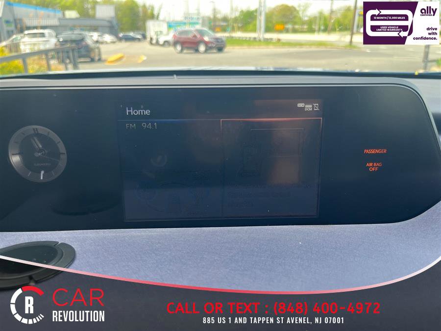Used 2022 Lexus UX 250h w/ Premium Package AWD/4WD image 17
