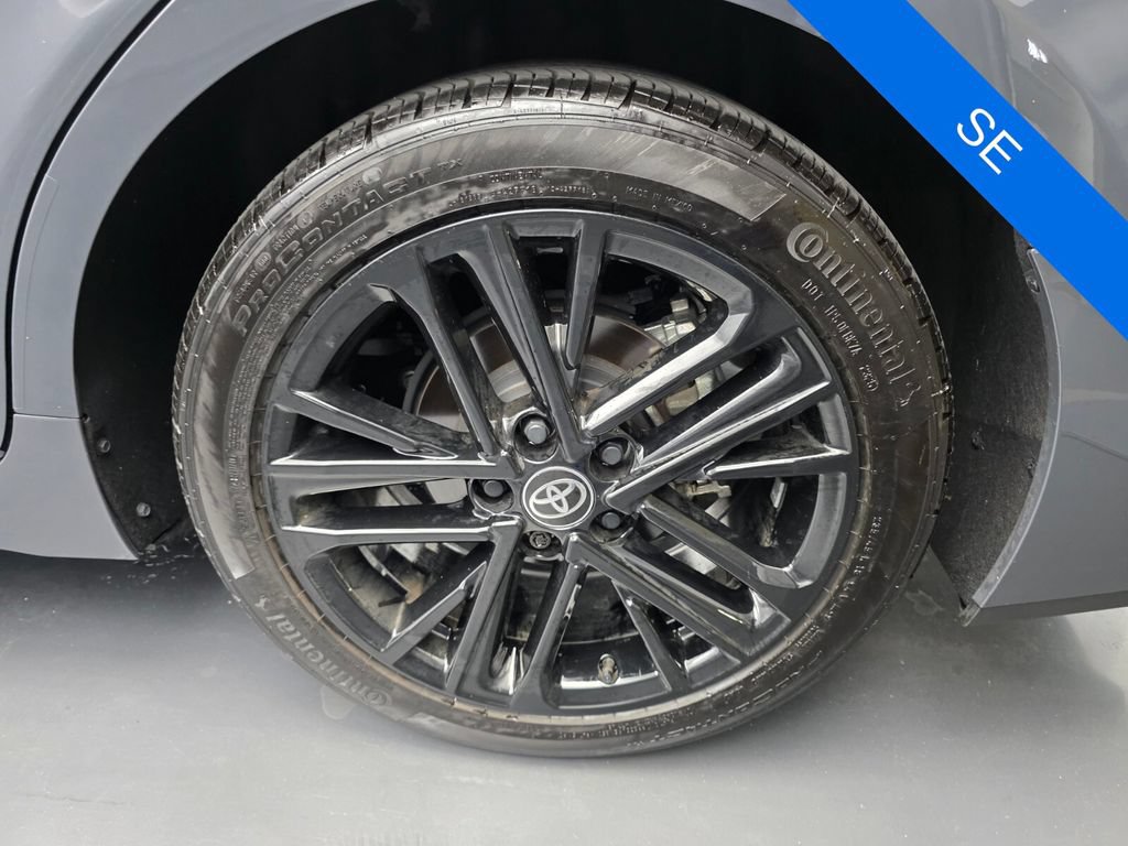 Used 2025 Toyota Camry SE FWD image 16