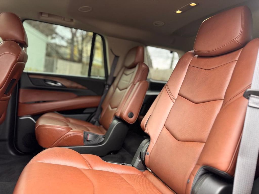 Used 2017 Cadillac Escalade Premium Luxury w/ LPO, Radiant Package image 20