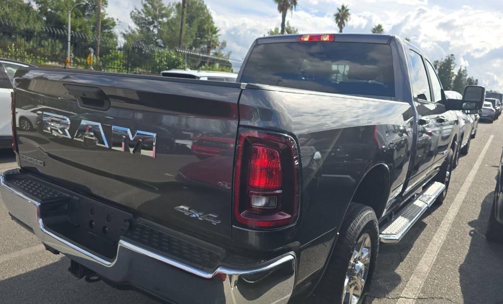 Used 2025 RAM 2500 Big Horn AWD/4WD image 3
