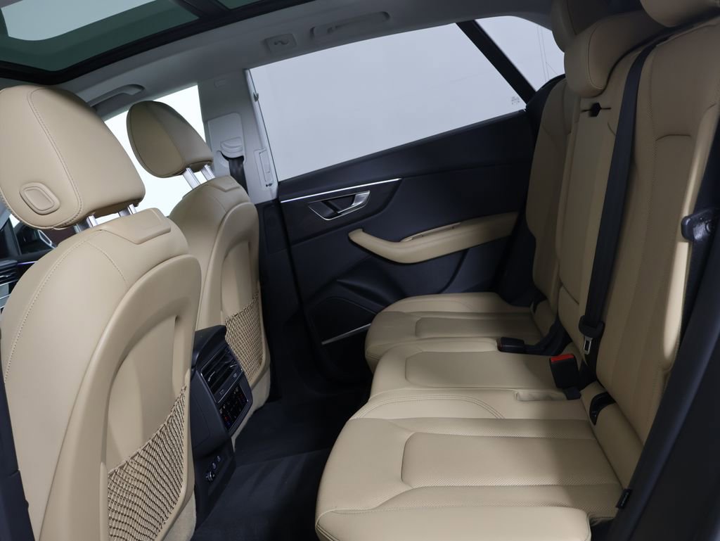 Used 2024 Audi Q8 Premium Plus w/ Premium Plus Package image 23