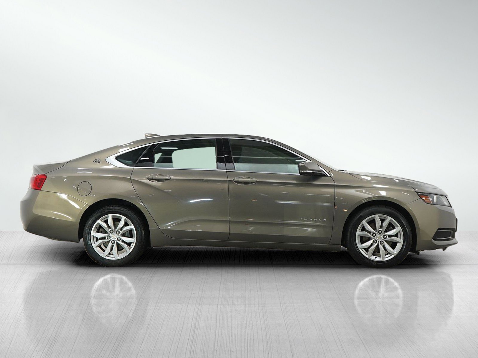 Used 2017 Chevrolet Impala LT FWD image 6