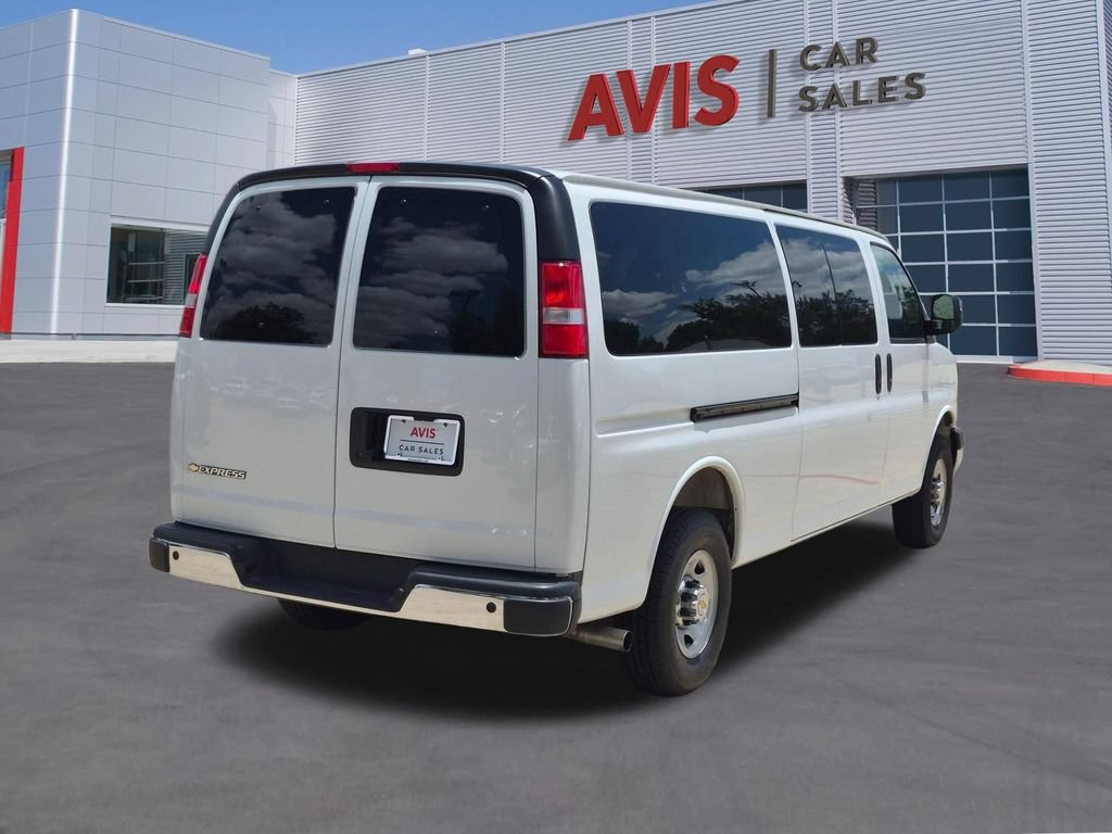 Used 2025 Chevrolet Express 3500 LT w/ LT Preferred Equipment Group RWD image 6