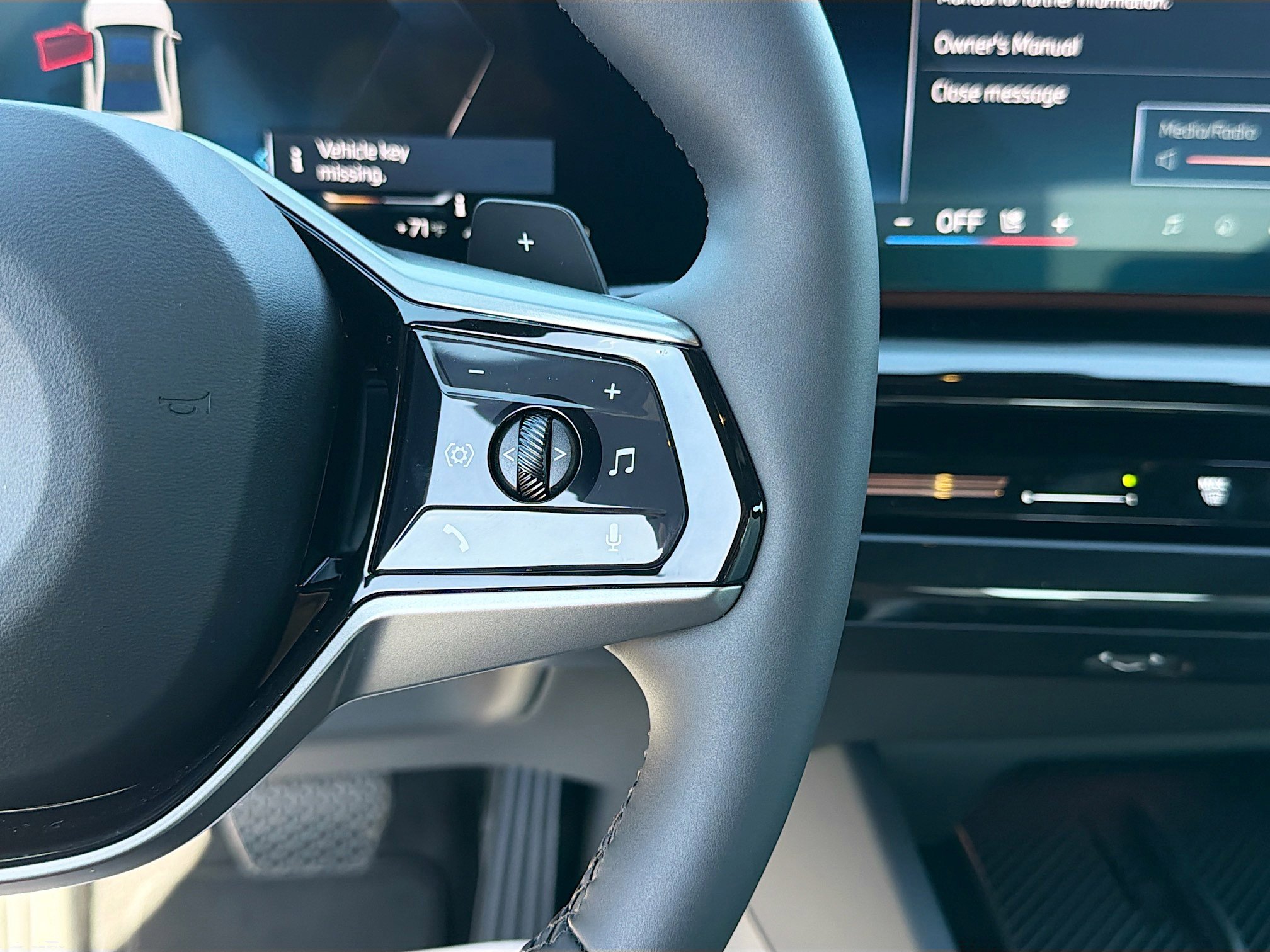 New 2026 BMW 530i w/ Convenience Package image 38