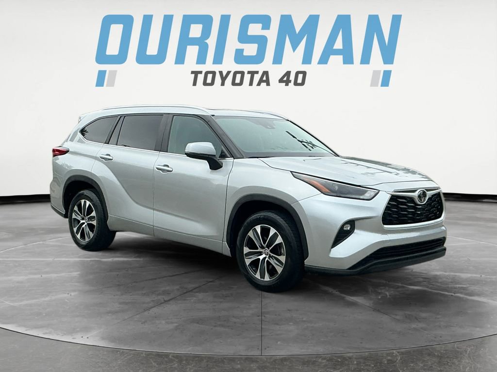 Used 2023 Toyota Highlander XLE