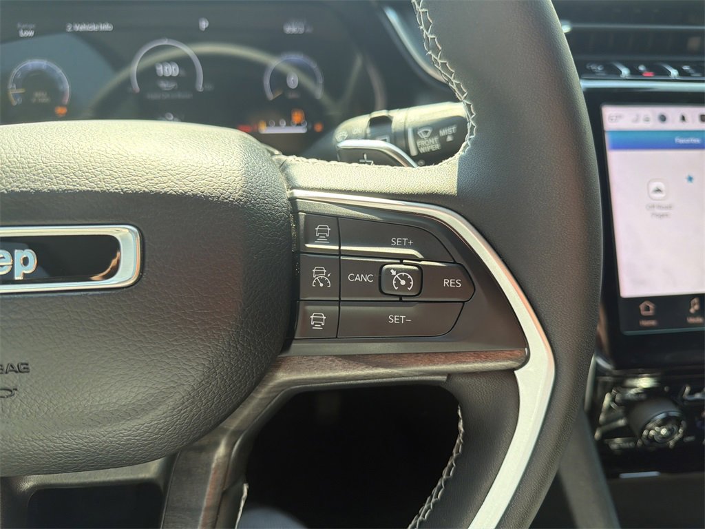 Used 2024 Jeep Grand Cherokee Limited w/ Black Appearance Package image 26