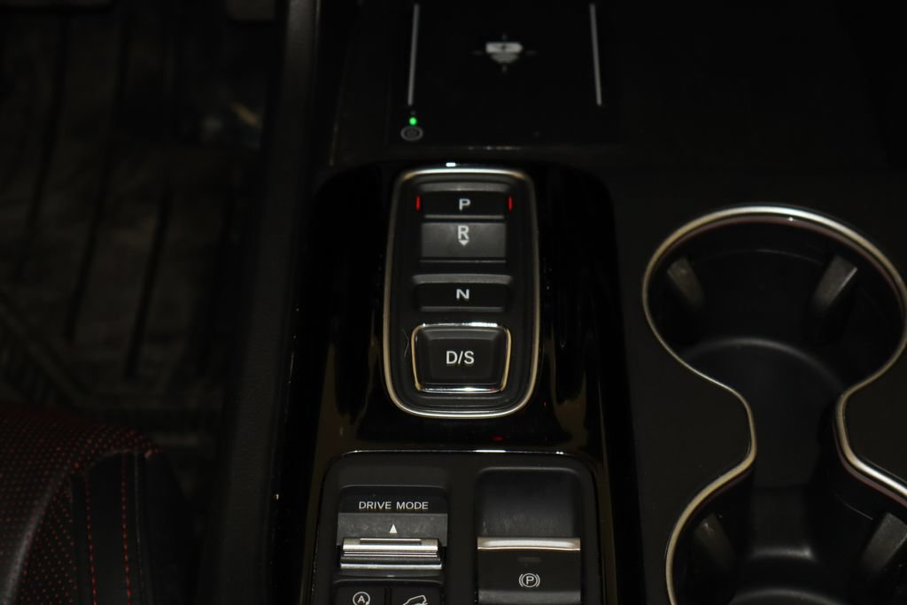 Used 2025 Honda Pilot Black Edition image 27