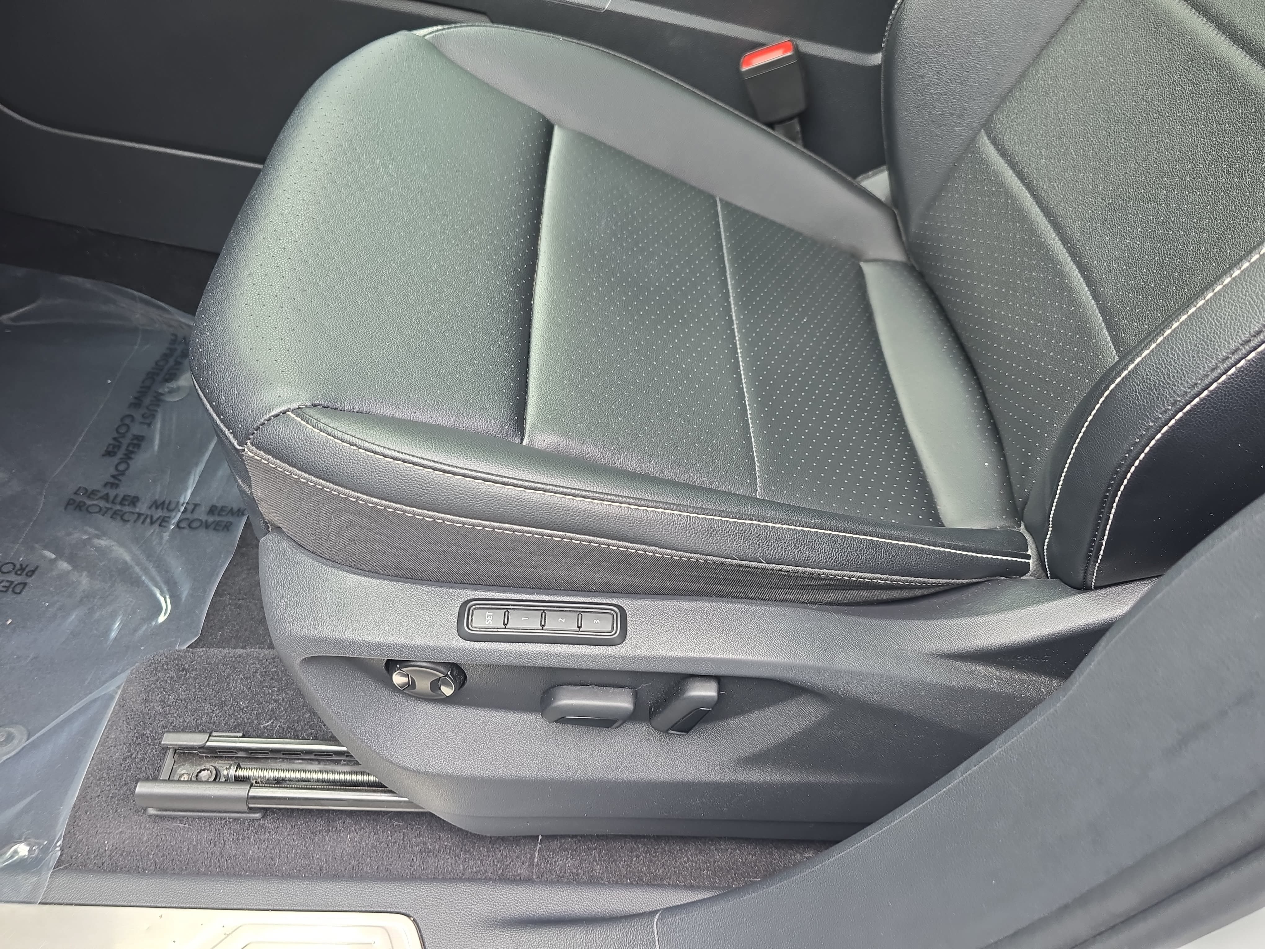 Used 2022 Volkswagen Atlas SEL R-Line AWD/4WD image 30