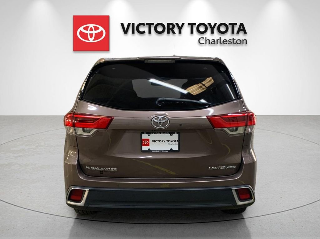 Used 2018 Toyota Highlander Limited image 4