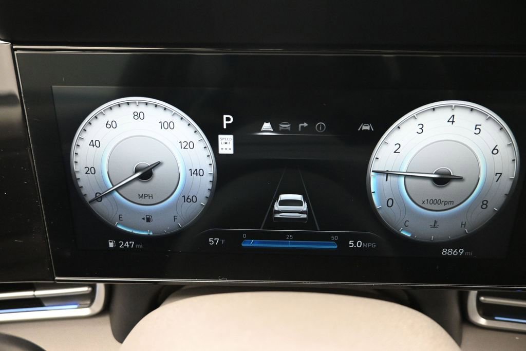 Used 2025 Hyundai Elantra SEL FWD image 13