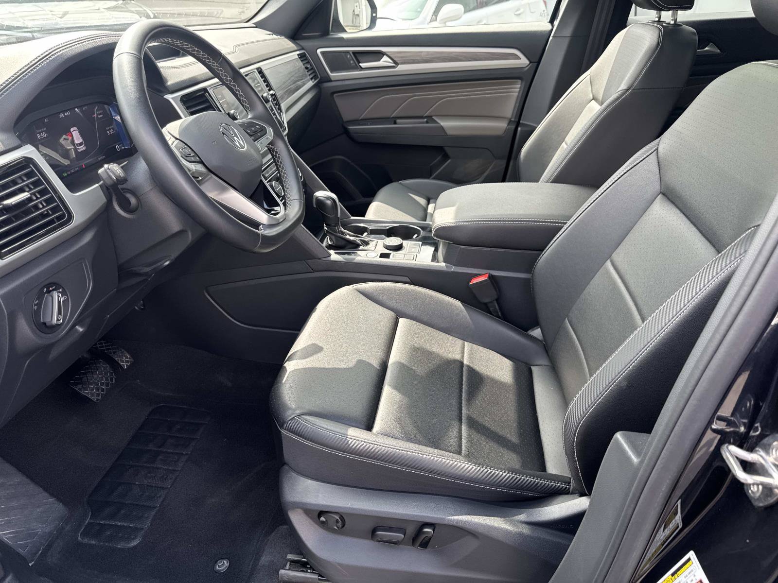 Certified 2023 Volkswagen Atlas Cross Sport SE w/ Panoramic Sunroof Package AWD/4WD image 14