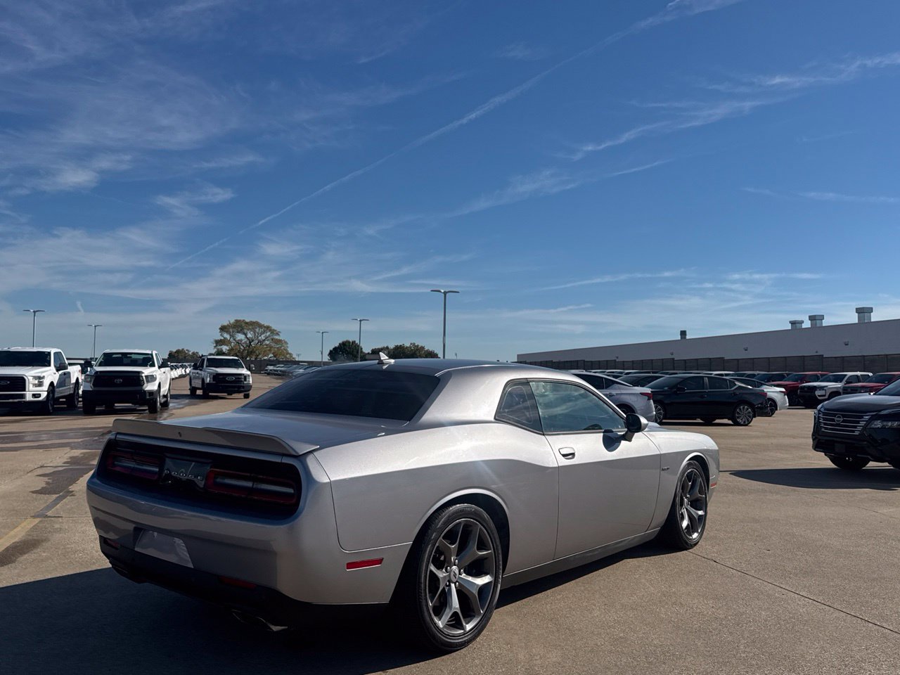 Used 2017 Dodge Challenger R/T w/ Driver Convenience Group RWD image 26