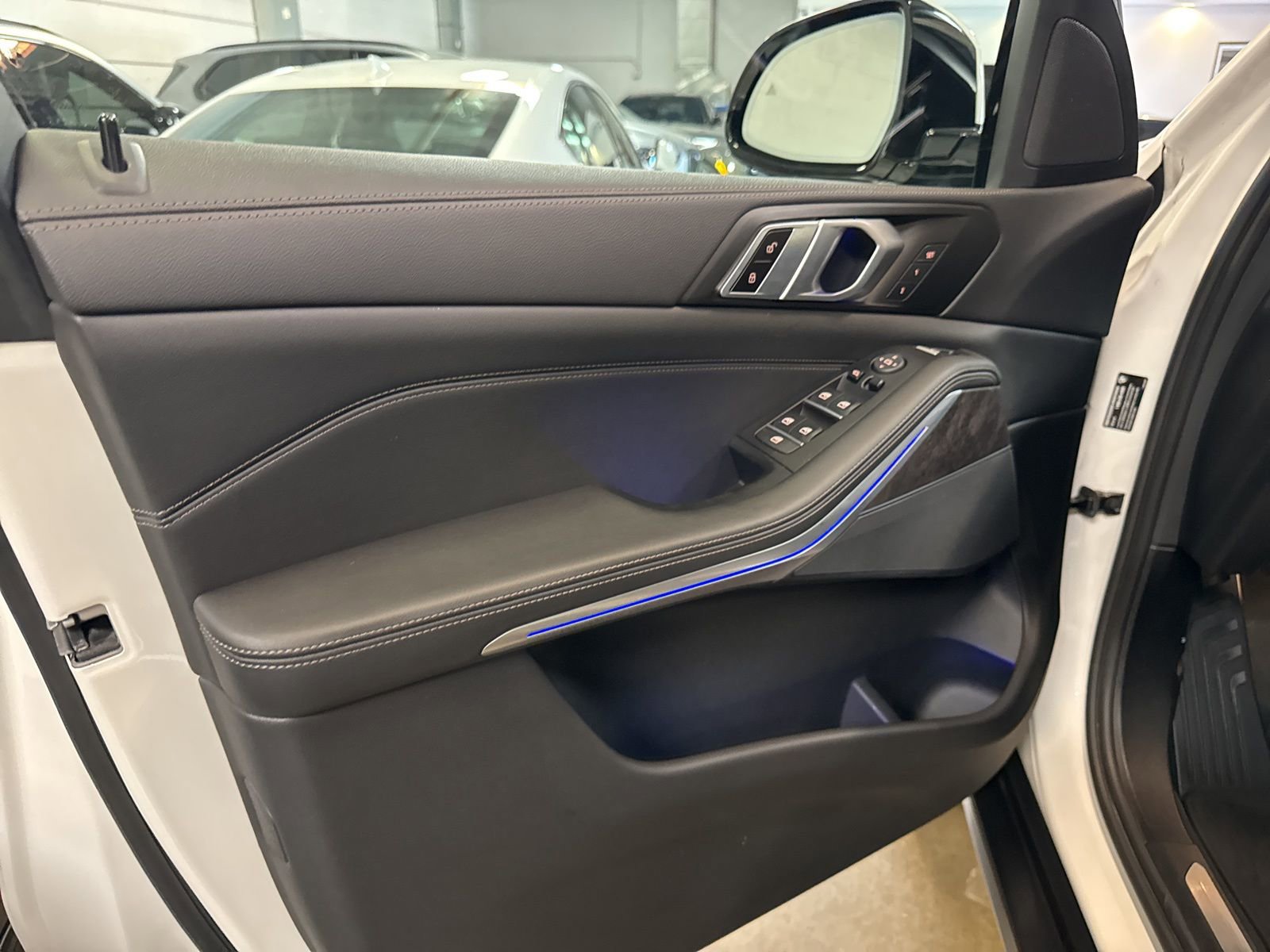 Used 2023 BMW X5 sDrive40i w/ Parking Assistance Package image 14