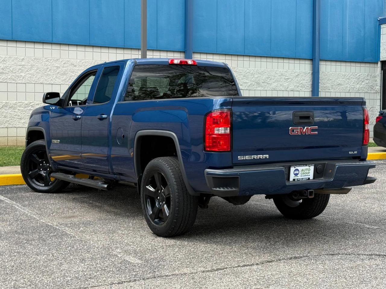 Used 2017 GMC Sierra 1500 SLE w/ SLE Value Package AWD/4WD image 7