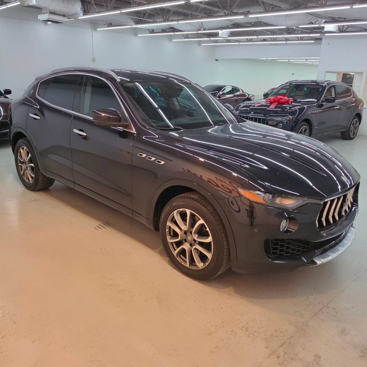 Used 2017 Maserati Levante w/ Luxury Package AWD/4WD image 32