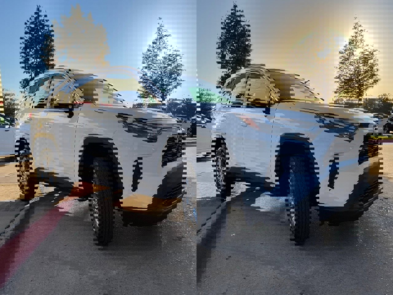 Used 2025 Toyota RAV4 XLE image 5