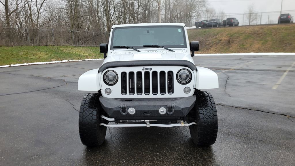 Used 2015 Jeep Wrangler Unlimited Sahara image 4