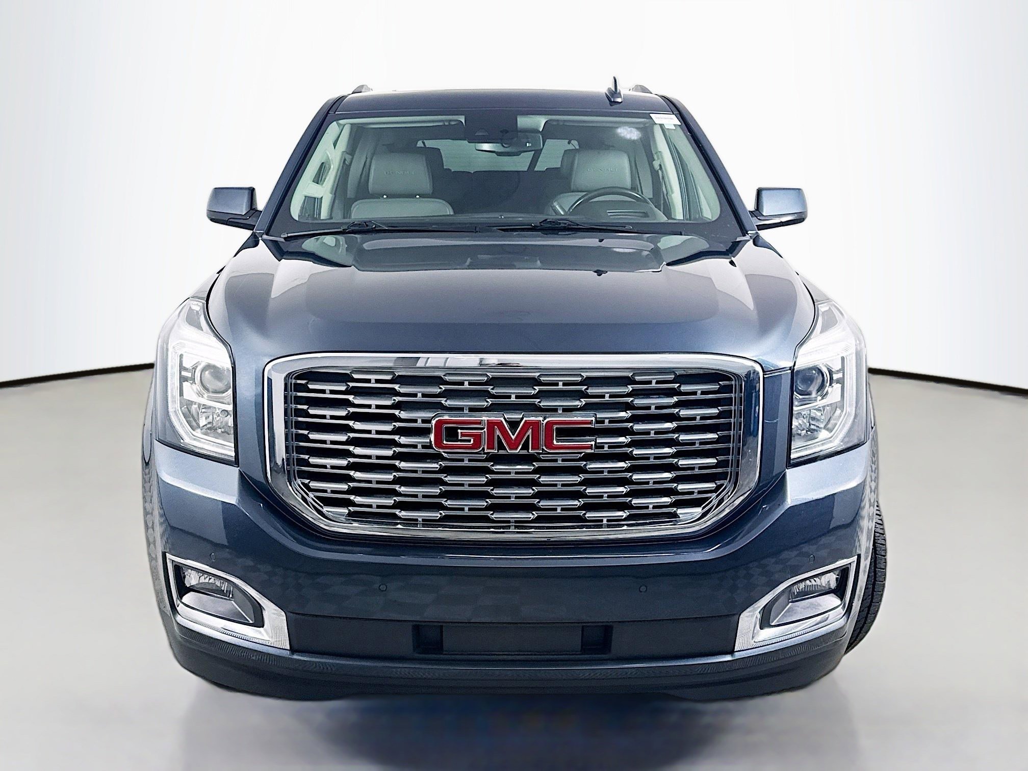 Used 2020 GMC Yukon Denali w/ Enhanced Security Package image 2
